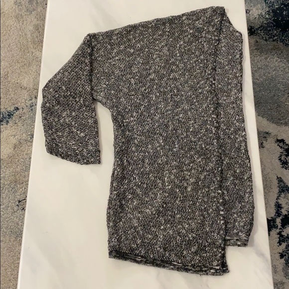 🛍3/$35🛍 ⭐️HP⭐️Brandy Melville Caroline Cardigan - Picture 4 of 8